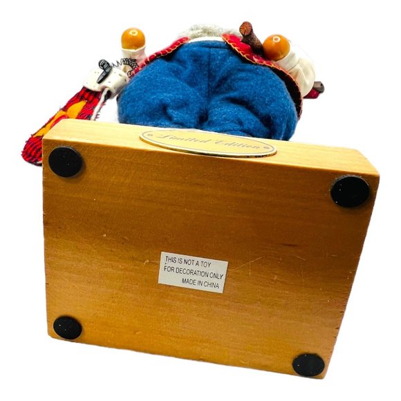 Grandeur Noel 24" Wooden Santa w/Bird & Birdhouse Nutcracker Limited Edition - Picture 7 of 12